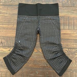 Lululemon In the Flow Crop.